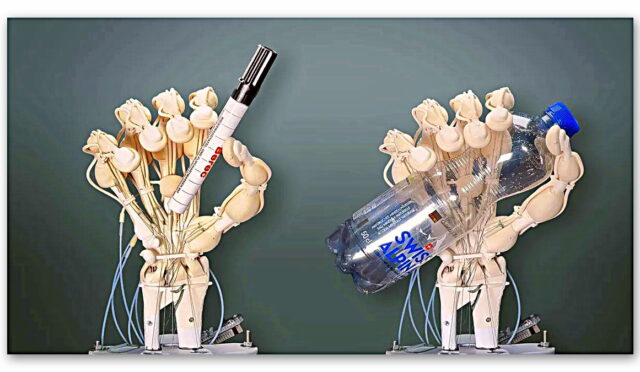 3 Boyutlu Yazıcılarla Aşırı Gerçekçi El Basıldı: Kemikleri ve Tendon Bağları Var [Video]