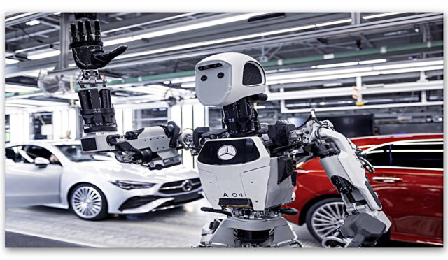 Mercedes Fabrikasında İnsansı Robotlar İşe Başladı! (Artık İş Görüşmelerinde de “Şarjın Yüzde Kaç?” Dersiniz)